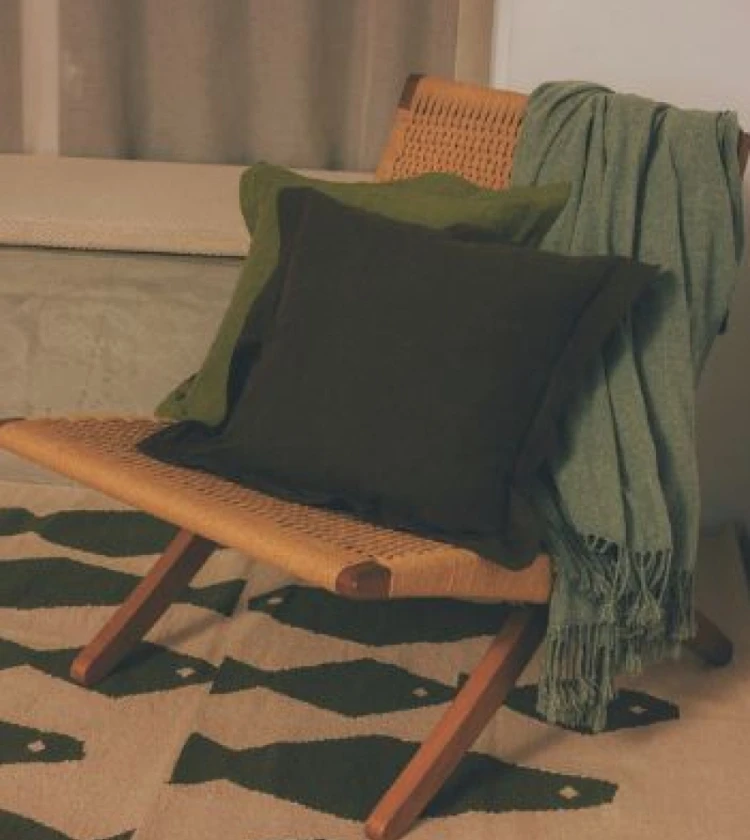 【優しい手触りのインテリア12選】クッションやラグは安心感が得られる素材で♪