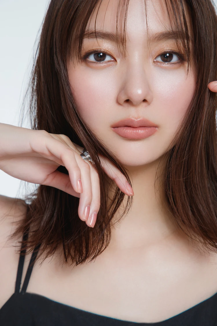 新川優愛 SUQQU ファンデーション