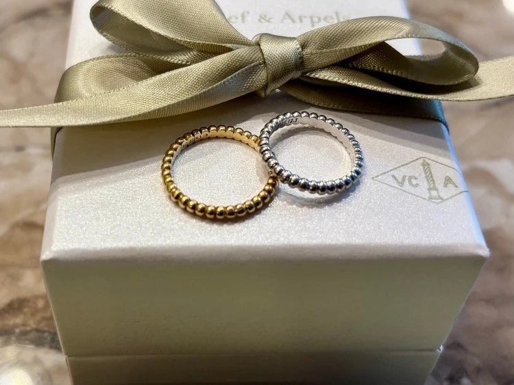 第二子出産の記念に|ヴァンクリーフ&アーペルのペルレ ピンキーリング_2