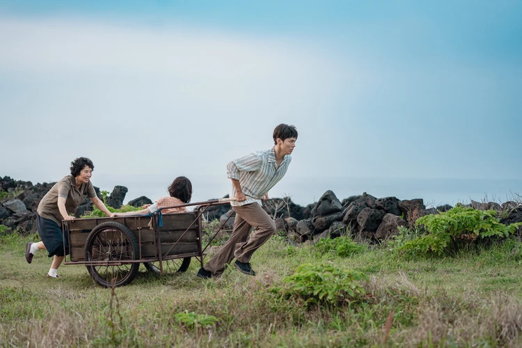 おつかれさま:IUとパク・ボゴム