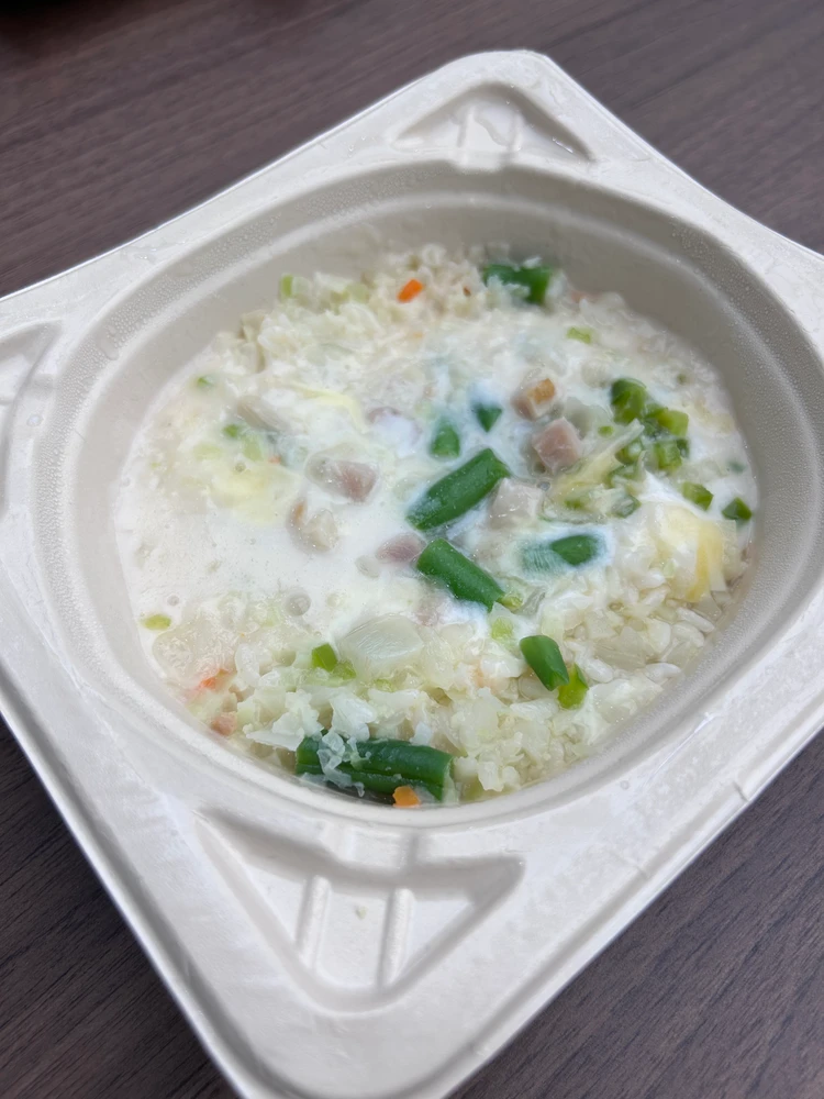 nosh(ナッシュ)の「ベーコンとチーズの濃厚リゾット」を実食。