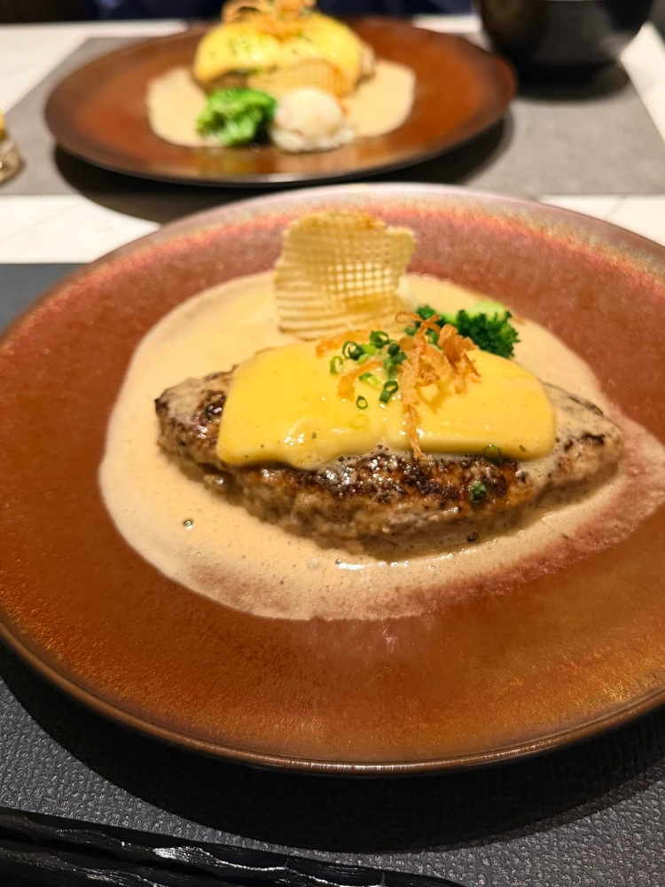 らいむらいとのチーズハンバーグ