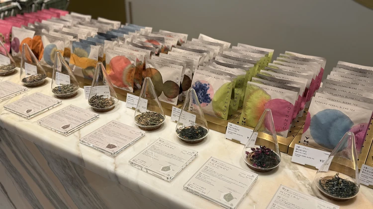 スタッフの説明を受けながら選べる試飲スペース