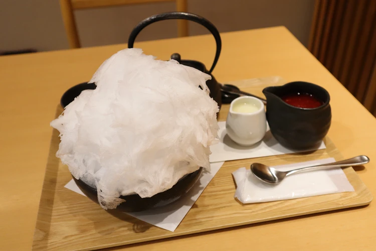 船橋屋 かき氷 期間限定 いちご　苺　ミルク　くず餅　乳酸菌　コレド　室町　