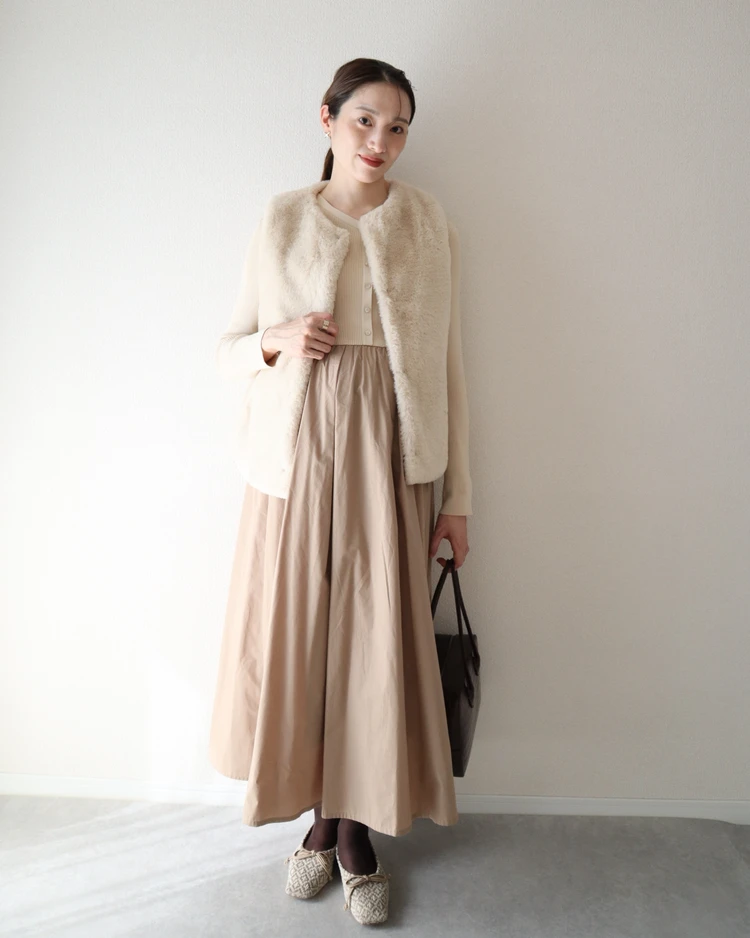 ZARA ザラ ファーべスト ワンピース　レイヤード　冬　コーデ　ワントーン