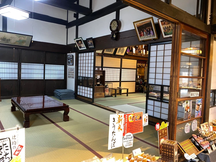 安藤醸造の店内の様子