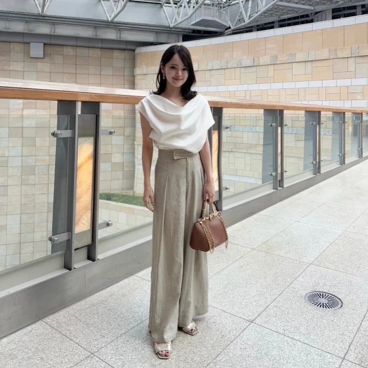 【ベージュの魔法】エレガントもキュートも全部叶う、この夏の「魅せる」ベージュコーデ4選_2