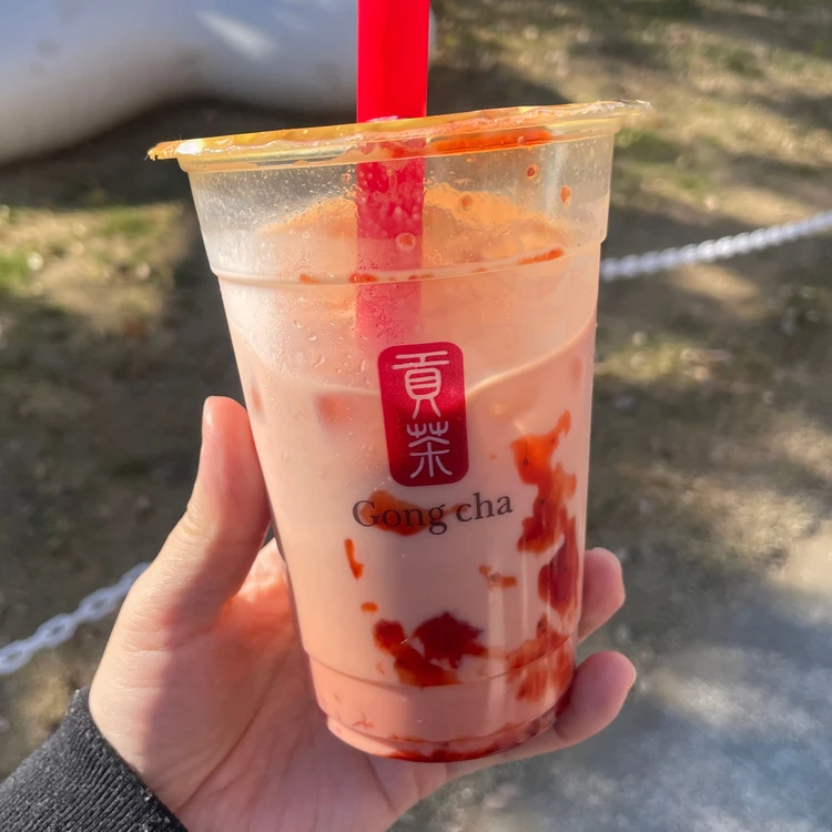 あまおうホリデーミルクティー