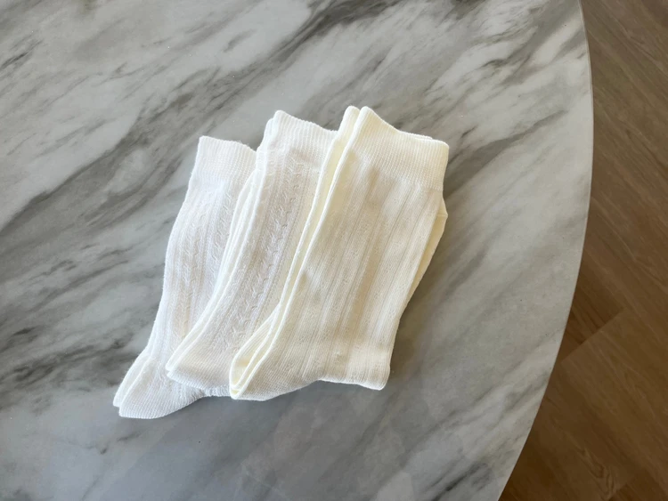 【UNIQLO新作】甘さアップ！春に履きたい白ソックスを更新_2