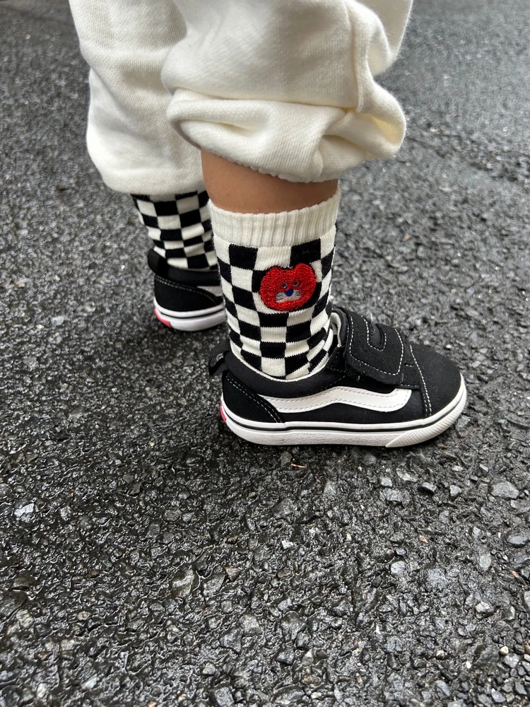 mojojojo×BREEZEコラボ mojojojoソックス(キッズサイズ)オフホワイト 着用画像