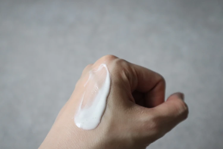 無印良品 無印 ムジラー 日焼け止め ジェル SPF50+ UV 紫外線 使用感 テクスチャー ベタつかない