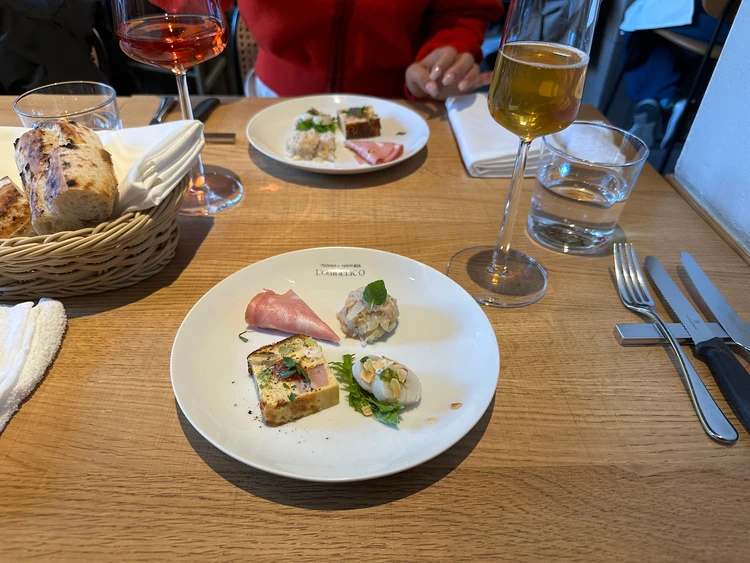 TRUNKyoyogiparkのピッツァリアでランチ♡_3_1