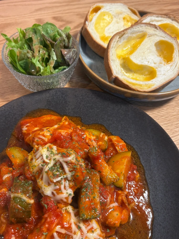 チキンのトマト煮とチーズロード