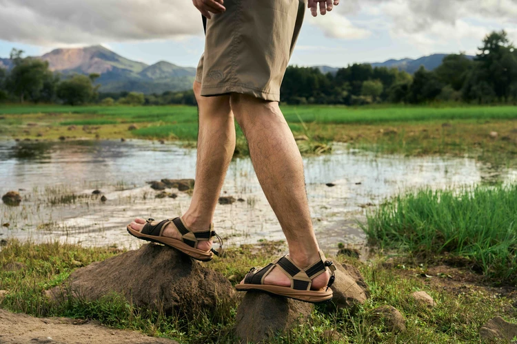 ザ・ノース・フェイス 新作シューズ 足元
