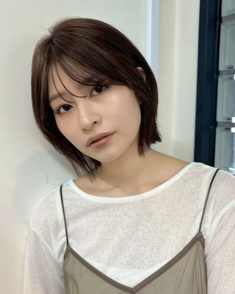 30代 髪型・ボブの正面