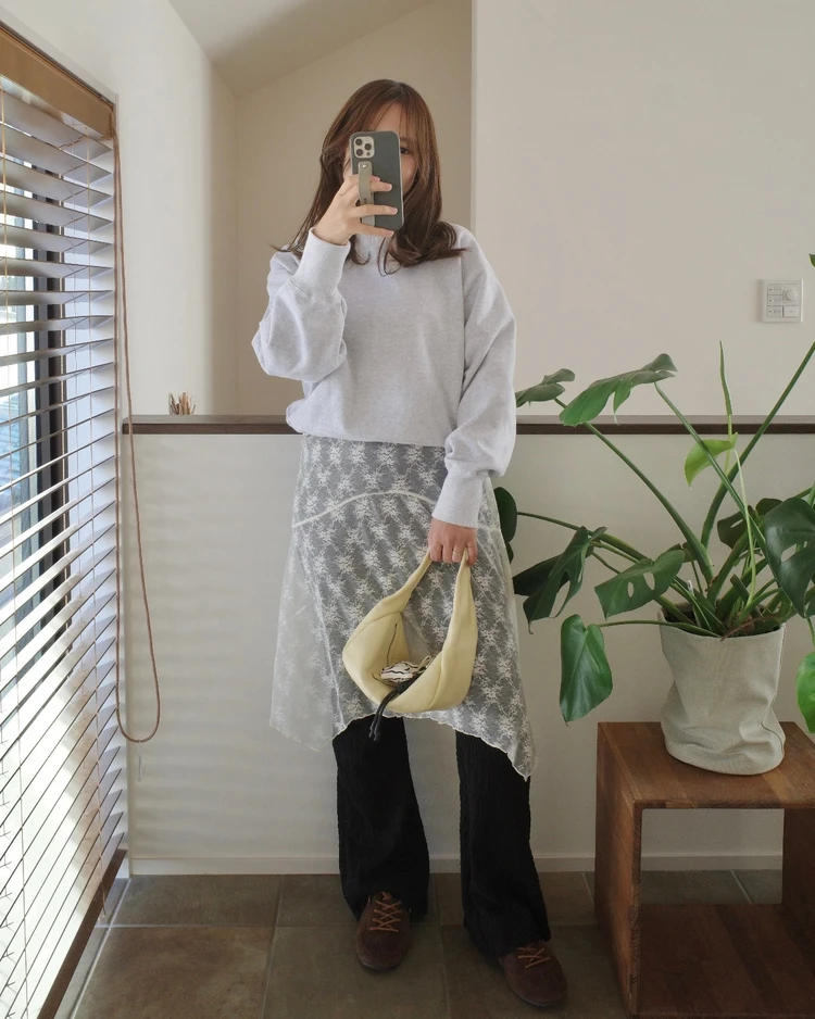 レーススカートは巻く。マンネリ打破&体型カバーを叶える大人のレイヤード術_5