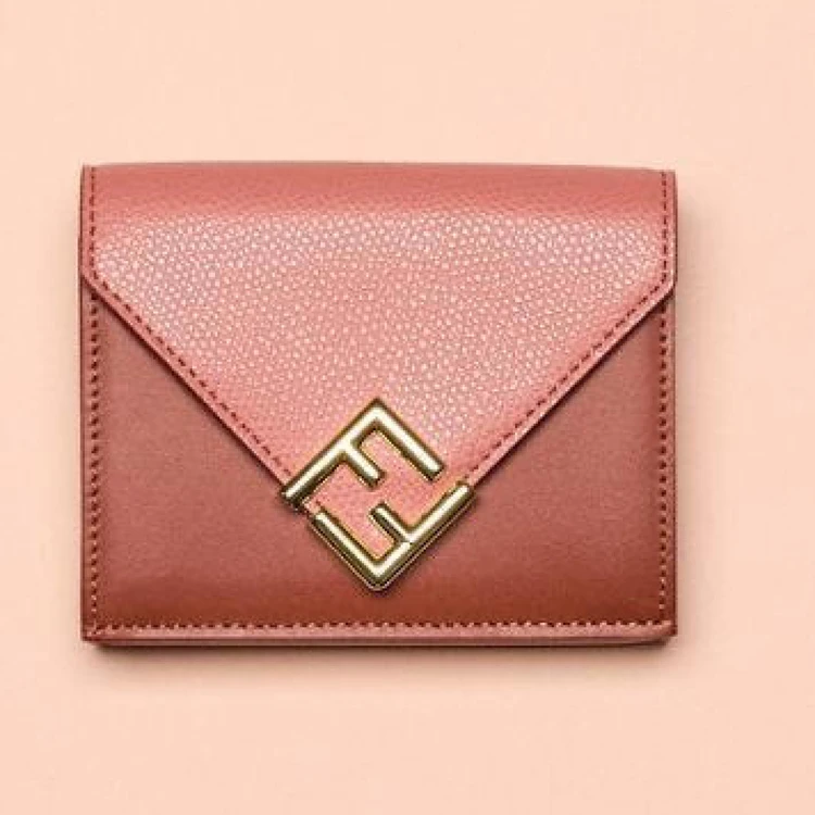 【フォトギャラリー】大注目の黒アイテム＆コーデをまとめてチェック！_0