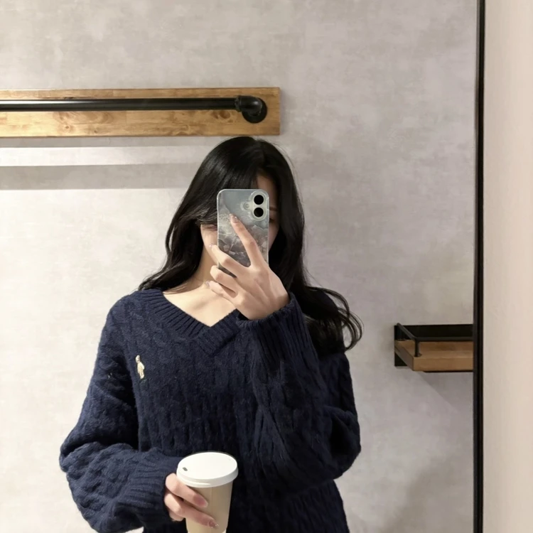 ゆるめのニットワンピースが好き