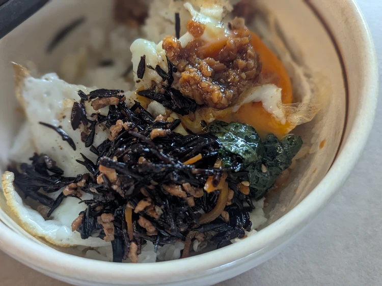 大葉の醤油漬けを使ったランチ