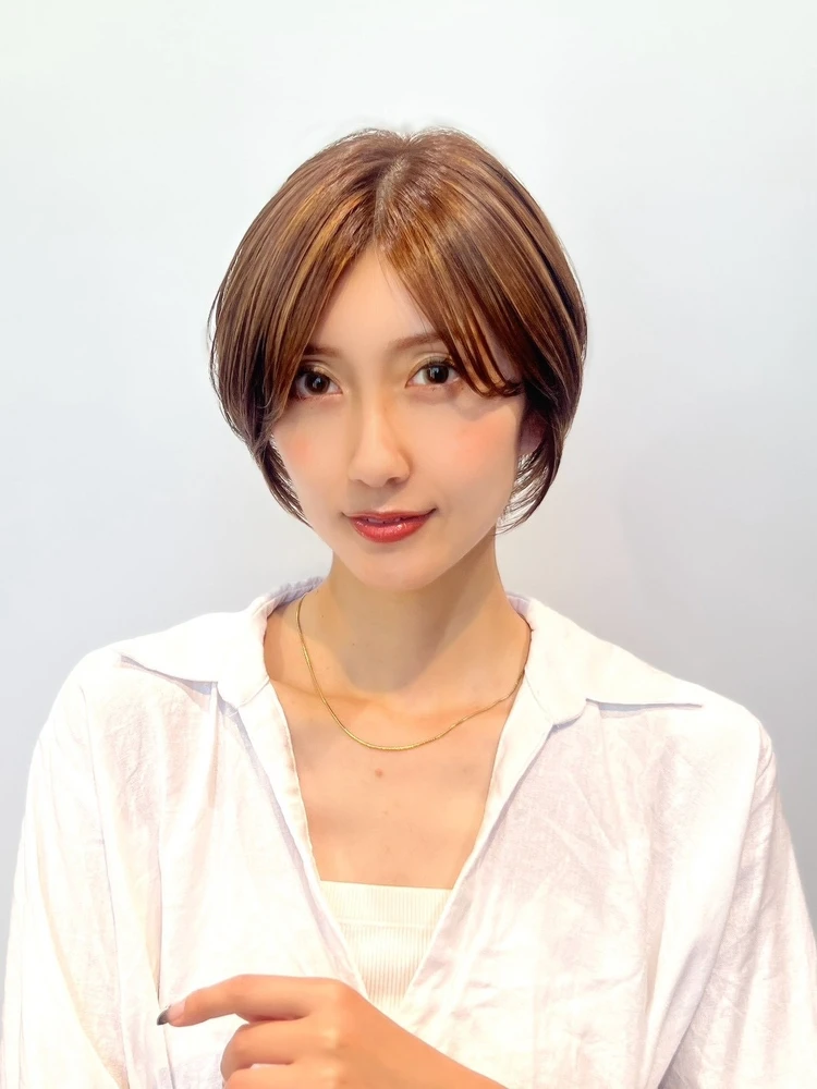 30代　髪型・ショートボブの正面