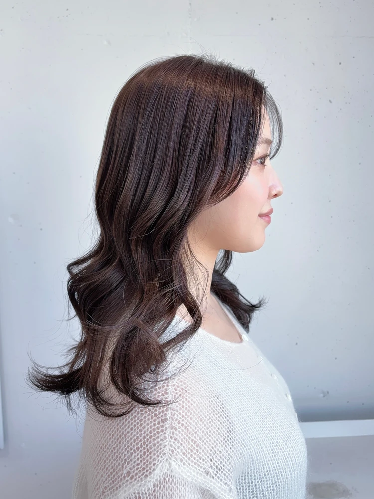 30代髪型・ミディアムのサイド