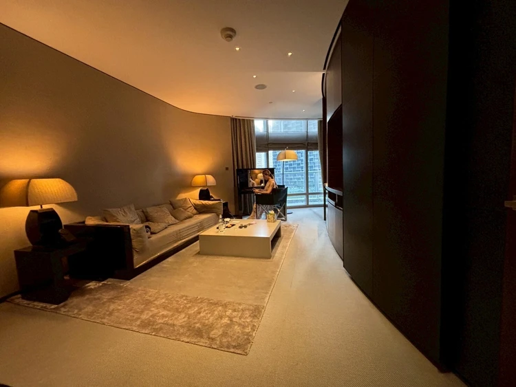 世界一の高層ビルに泊まる贅沢体験_2