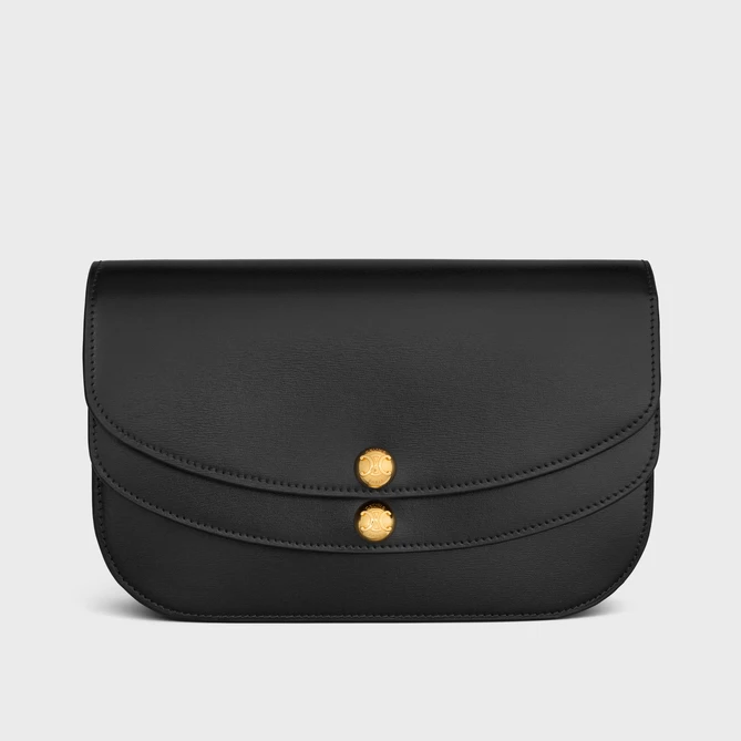 「CELINE(セリーヌ)」のバッグ「ストラップデュオウォレット」