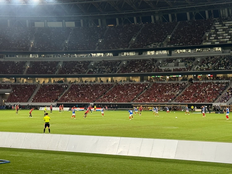 国立競技場スタジアムからの景色　バックスタンド　Jリーグ開幕戦　第一節 横浜F・マリノス対鹿島アントラーズ