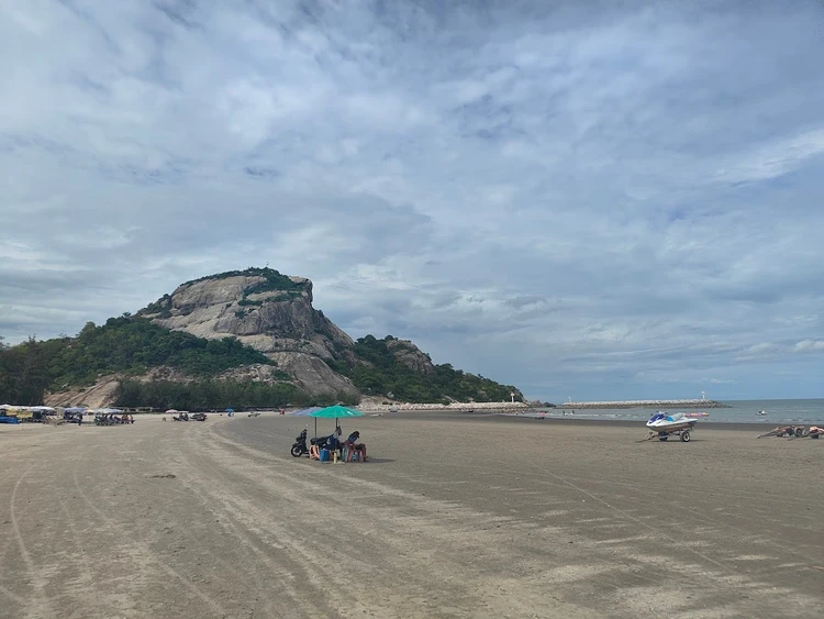 タイ　ホアヒン　SUP マリンスポーツ　Pineapple Surf Club