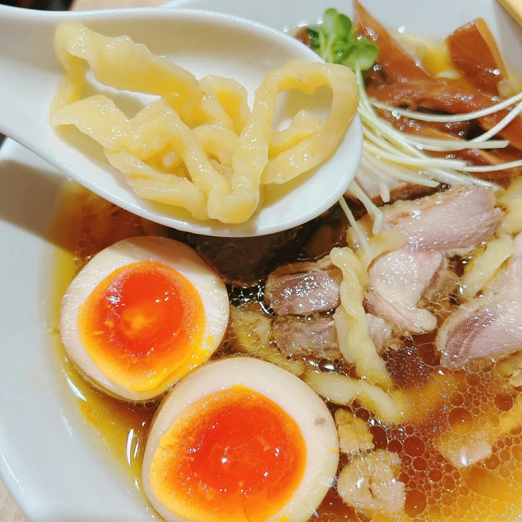 「手打 親鶏中華そば 綾川」の「味玉中華そば」