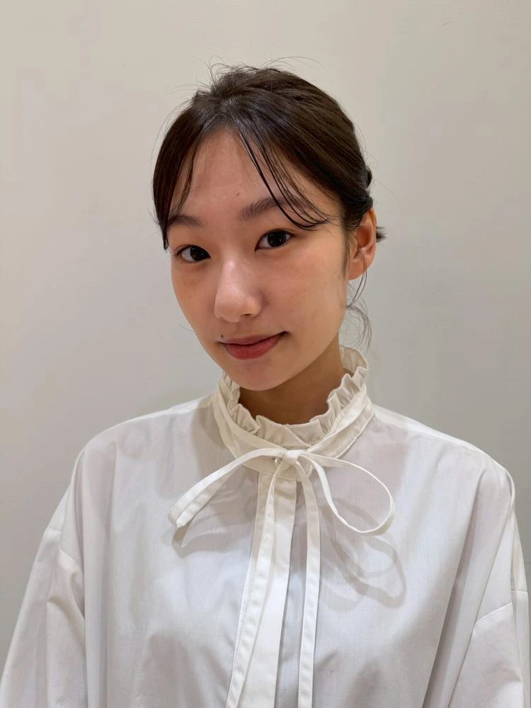 【2026年暑さ対策の涼し気ヘアアレンジ】定番に飽きたら…モードなダブルシニヨン