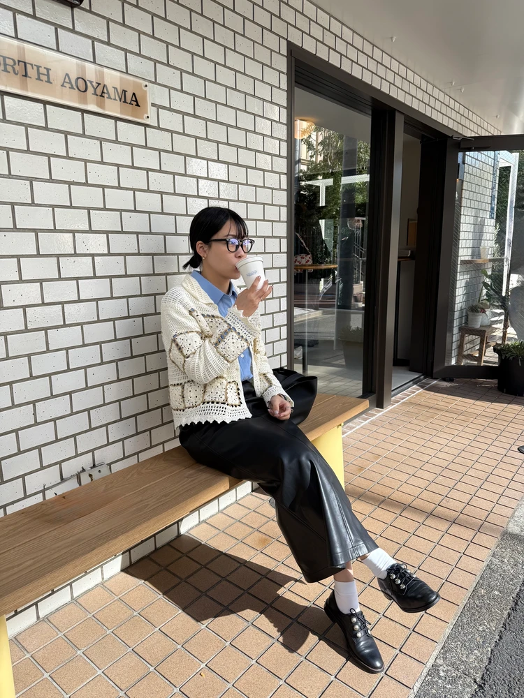 無印良品のUV400 ブルーライト対応サングラスを着用した休日コーデ