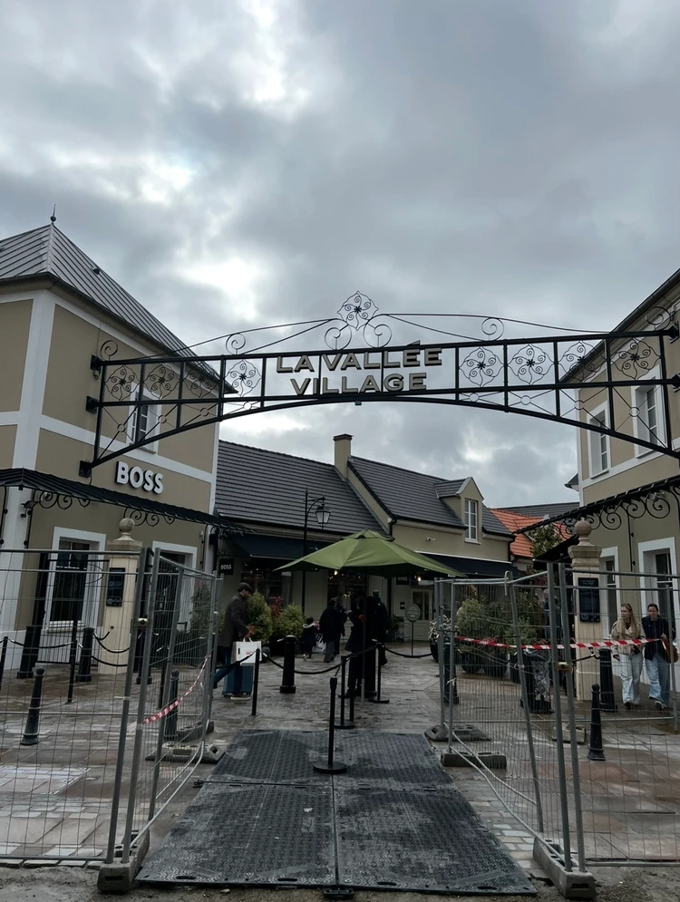 LA VALLEE VILLAGEのエントランス