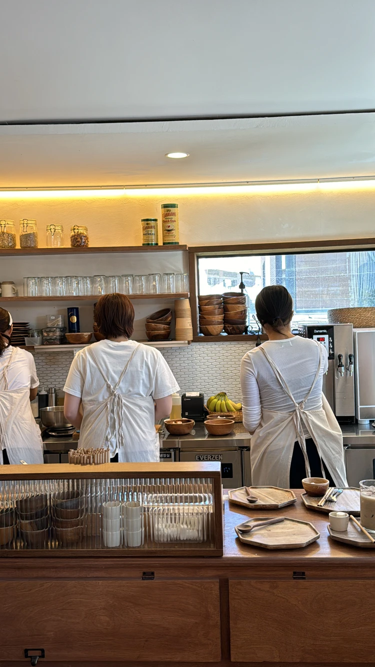 Thanksoat   thanks oat.韓国　グラノーラ　アサイーボウル 韓国カフェ　韓国カフェ巡り　女子旅韓国　グラノーラカフェ　韓国旅　旅行部　旅行　韓国旅行　韓国グルメ　韓国カフェ情報