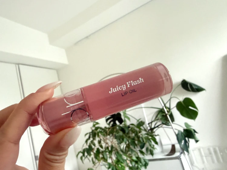 01 ポメロライト　リップオイル