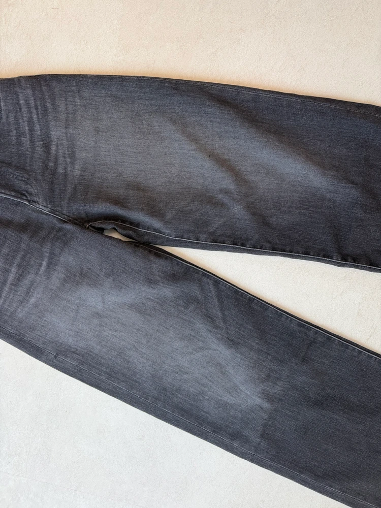 【UNIQLO】EZYワイドストレートジーンズ　GRAY