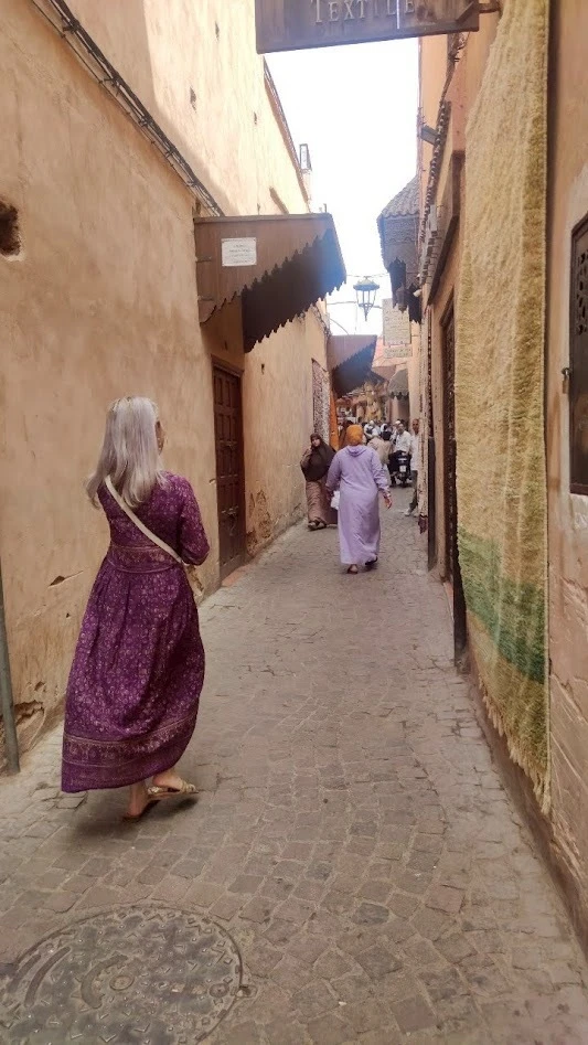 モロッコ旅行　コーディネート　ワンピース