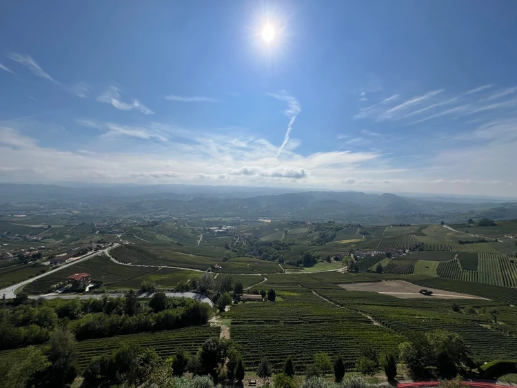 一生に一度は訪れたい。イタリアワインの贅沢旅【バローロ編】_15