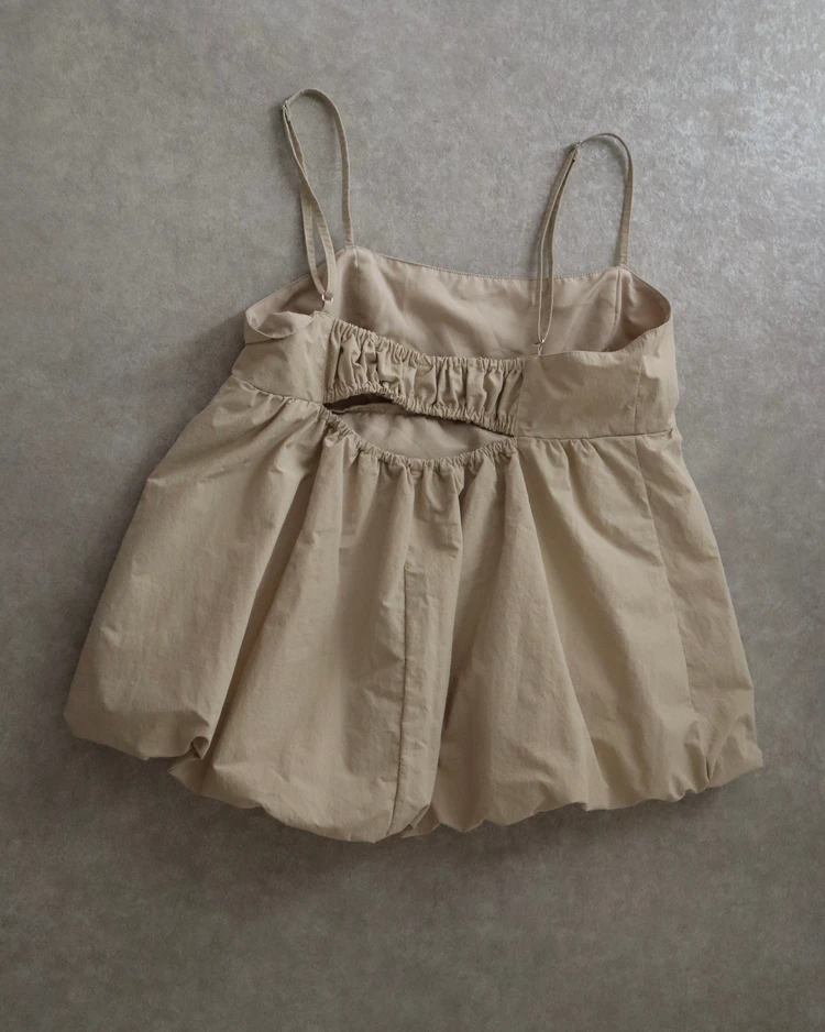 ジーユー　GU　夏コーデ　マンネリ　回避　格上げ　レイヤード　秋　バブルヘムキャミソール　バックギャザー