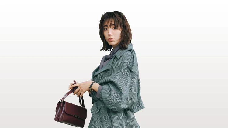 【体型カバーも！アウターコーデ】ペプラム風コートならスタイルアップも楽々【BAILA今日のコーデ】