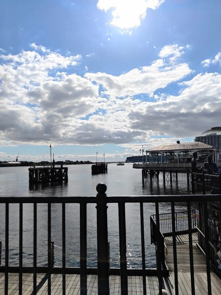 カーディフ　海