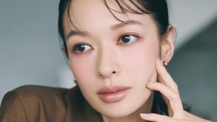 年齢による面長印象を払拭!今日から始めるONの日のリフトアップチーク