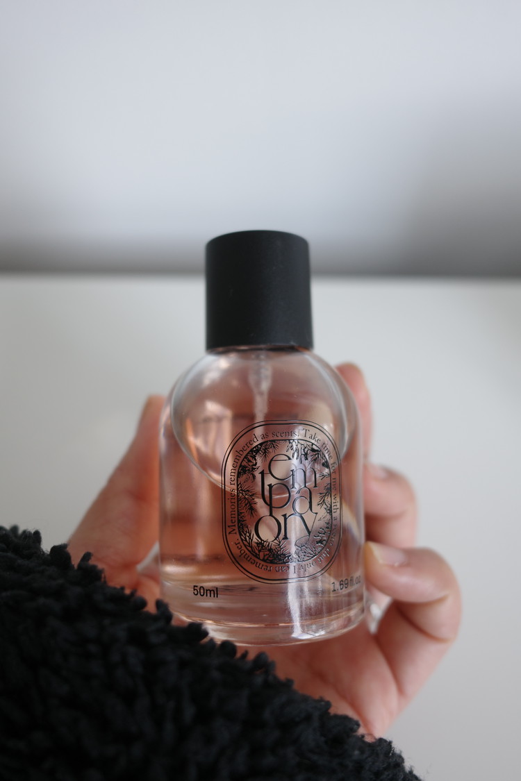 軽やかにまとえる韓国フレグランス｜シャツコーデの日に使いたいTEMPORARY“Mon Paris Floral”_2_2