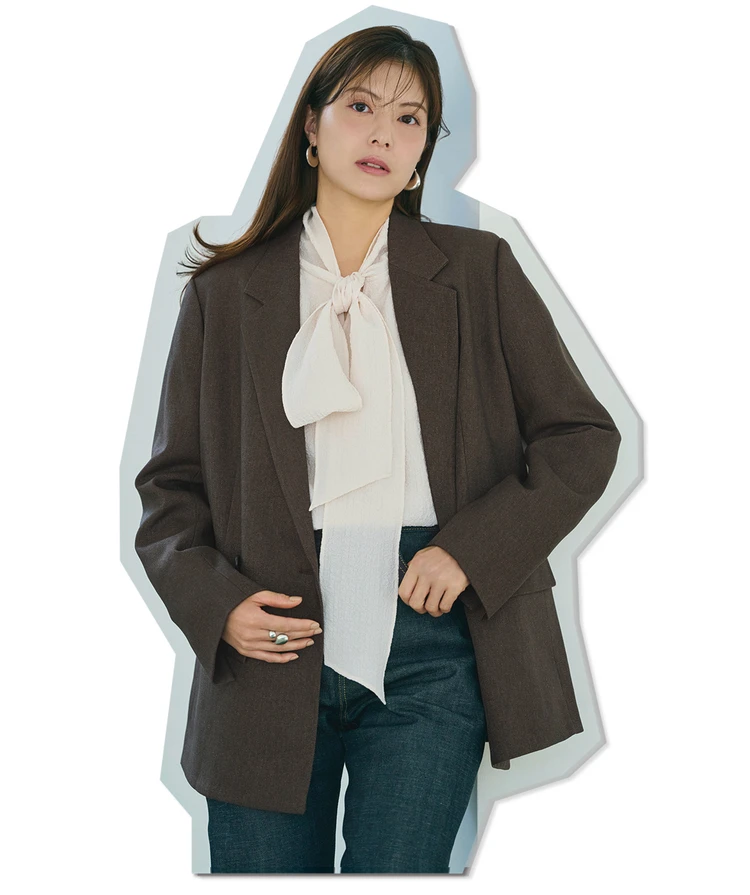 佐藤ありさ　ジャケットの中に着ても華やか！