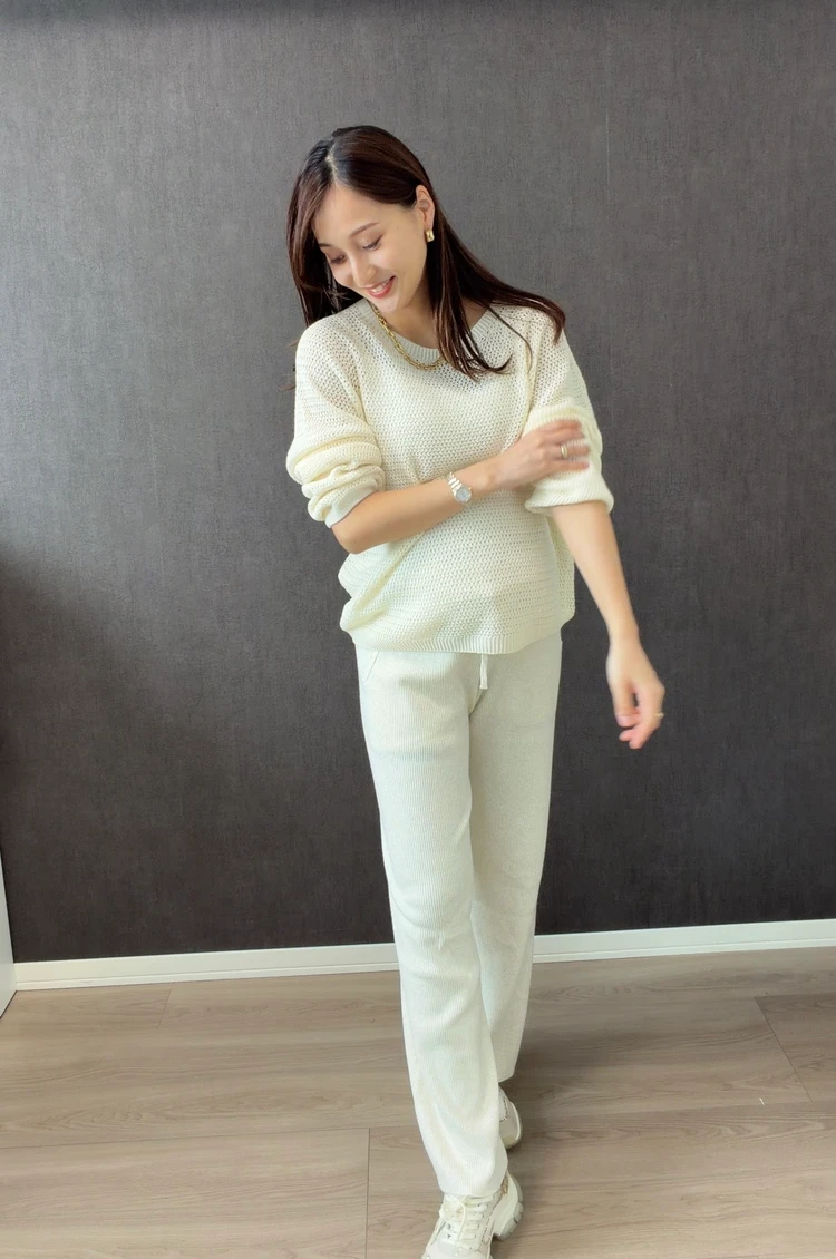 UNIQLO「ウォッシャブルリブニットパンツ」着用コーデ