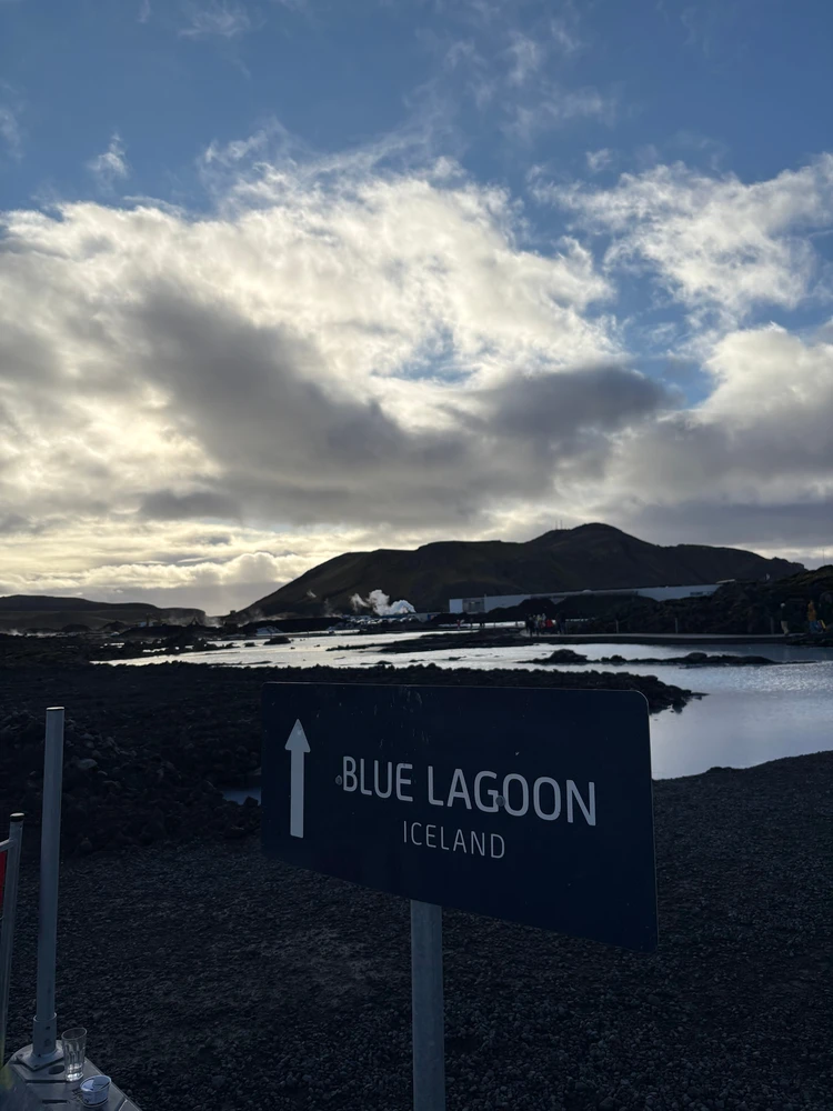 火山に囲まれて泥パック！？ 北欧・アイスランドの絶景温泉『BLUE LAGOON』を完全レポ #旅行部_1_2