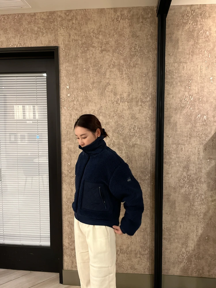 Alo yoga【購入品】ボアアウターを紹介"Shepa Edge Bomber"_1