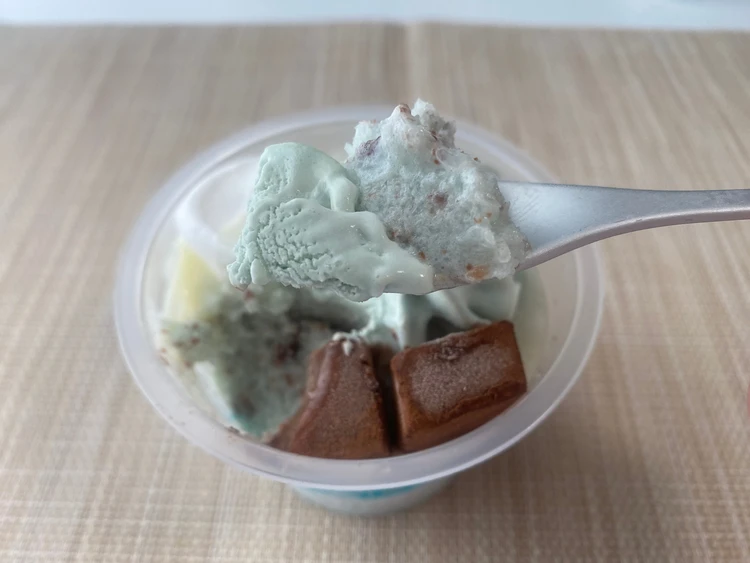 幸せすぎる!しろくまから待望のチョコミント新作がコンビニで登場#BAILAアイス部_4