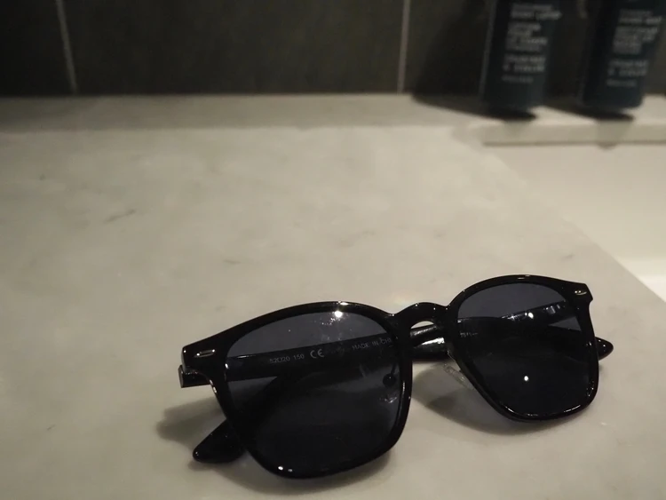 【愛用サングラス】ユニクロのシンプルで毎日使える愛用品!「スクエアサングラス」が手放せない理由_2_1