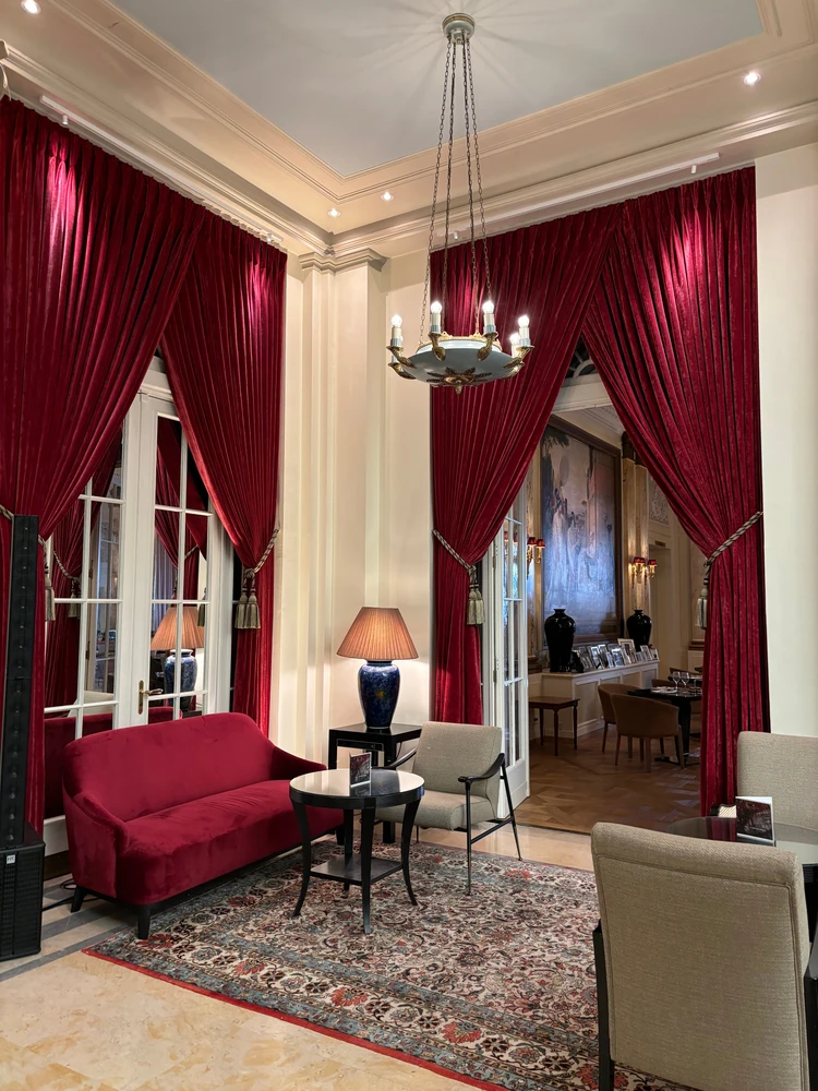一生に一度は泊まってみたい!憧れの5つ星ホテル【Bellevue Palace】_2